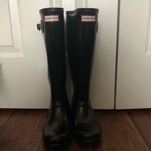 Women’s Black Hunter Rainboots size 6